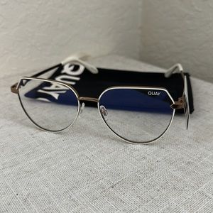 MAIN CHARACTER BLUE LIGHT GLASSES